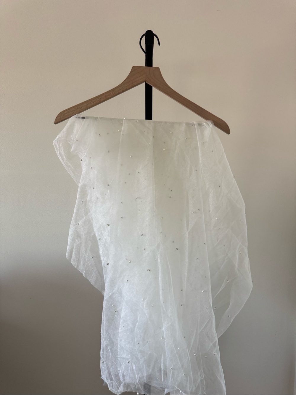 Veil Sheer With Pearls